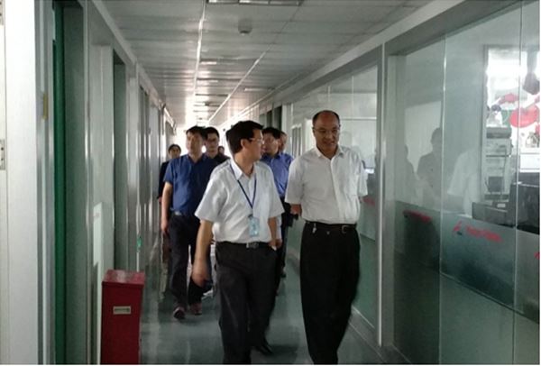 热烈欢迎省台办副主任王鲁宁莅临多宝-多宝(中国)一站式服务官网药业参观指导